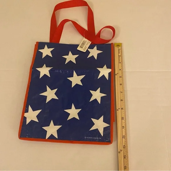 Set of 2 Patriotic Aprons with Hallmark Star Print Gift Bag - Picture 15 of 16
